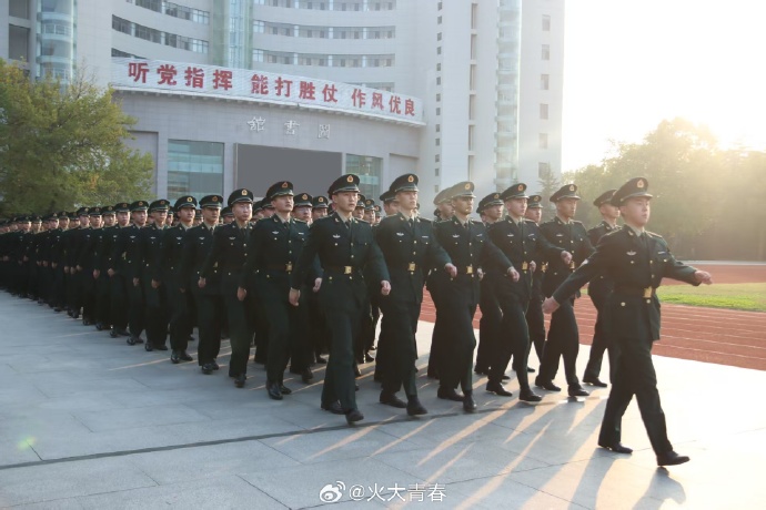 007CeDqNly1i6s2e9dkp6j31hc0zktlm