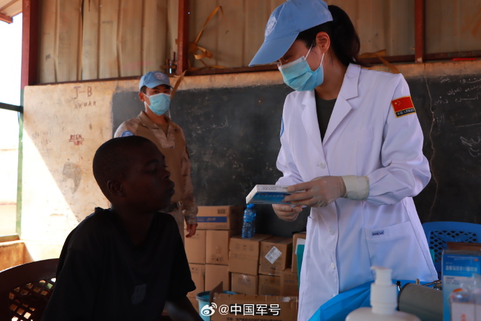 008rKb6ply1i6rthl3kkgj32og1sgb29