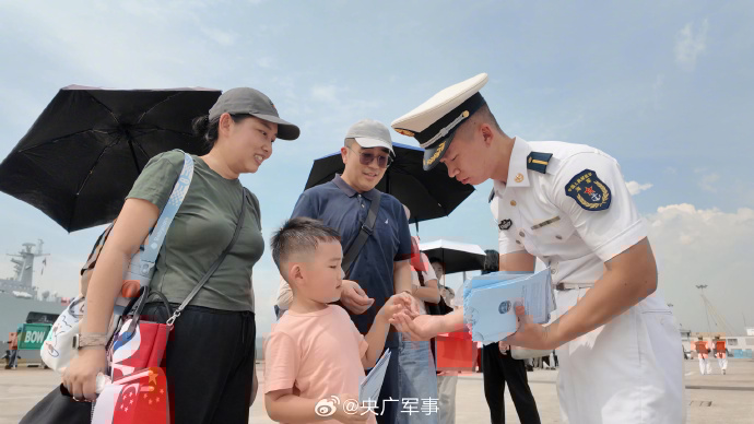 001SX8hXly1i6s4qwjyhsj62yo1o0hdt02