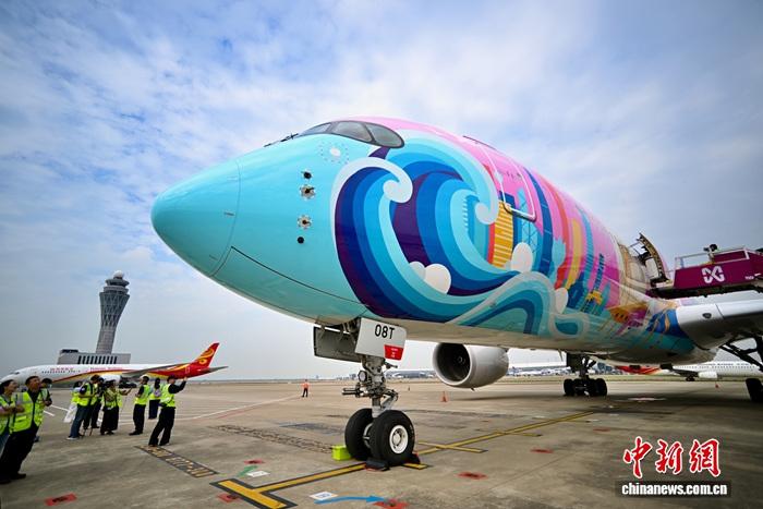 探访南航“活力湾区号”十五运会彩绘飞机