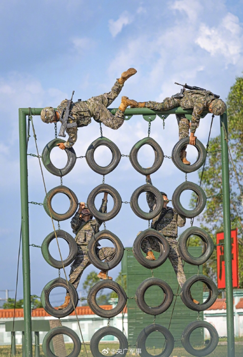 001SX8hXly1i6z81epx3vj62za4djkjq02