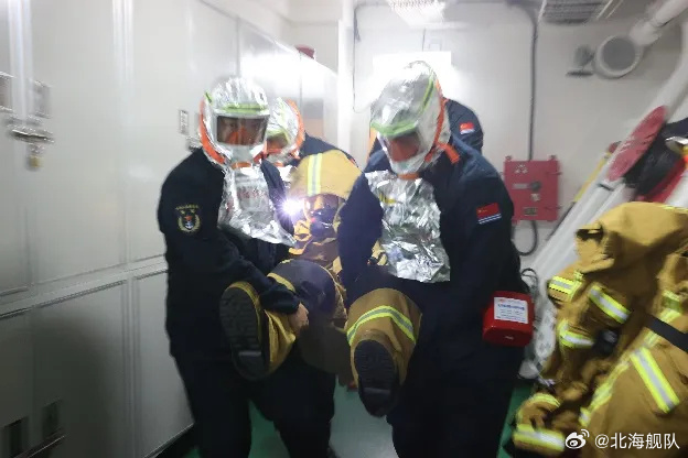 006eRu6Vly1i7gkahs11hj30hc0bkdkt