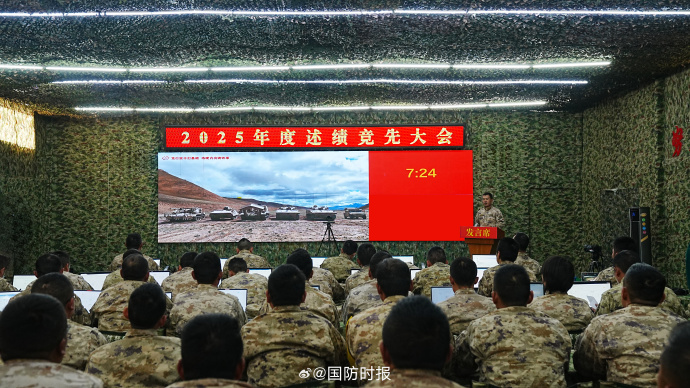 822d9351ly1i7h9fx89xdj25eo31khe5