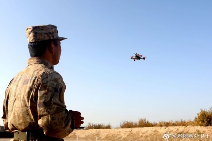 007CRgAAly1i7hdui0evzj30zk0npmz8